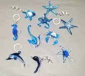 Figurines en verre de créatures marines