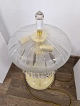 Cette lampe est une œuvre d'art originale portant la signature de l'auteur.