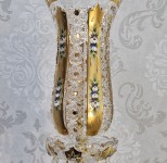 Détail de fleurs en émail fin sur fond d'or