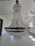 Démonstration d'un lustre en cristal en lumière du jour 1