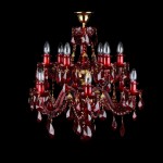 Cristal rouge + marbre noir + accessoires de maison dorés = bel intérieur luxueux