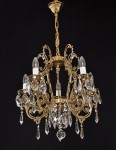 Vue générale d'une petite lampe en laiton