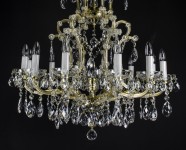 La partie inférieure du lustre artisanal Teresian