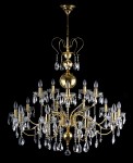 Vue générale d'un grand lustre en laiton et métal doré pressé