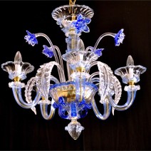 Lustres de Murano bleus ornés de fleurs - mélange de verre transparent et de verre coloré
