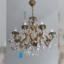 Lustre à 8 bras en métal moulé avec garnitures en cristal