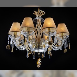 Lustre en cristal beige avec abat-jour et coquillages