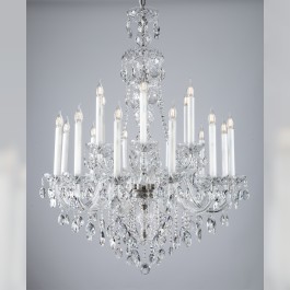 Lustre victorien à 18 bras sur fond clair
