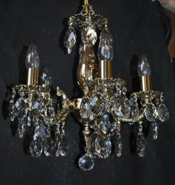 5 Arms Cast brass chandelier with crystal almonds and brass tubes