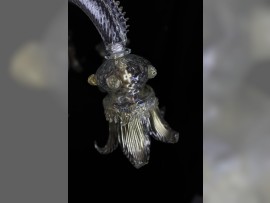 Abat-jour en verre travaillé de manière artistique