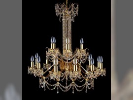 Détail d'un lustre Strass en laiton brillant avec des bras métalliques, référence 6160-12+6-S