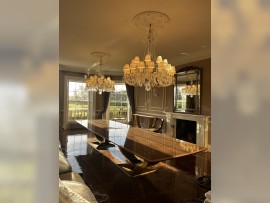 Lustres Baccarat dans l'intérieur réel d'une maison de luxe - Comté de Royaume-Uni (3)