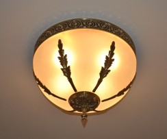 Lustre sur mesure monté en surface