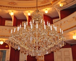 Washing of the central chandelier of Maria Theresa - Silesian Theater of Moravia