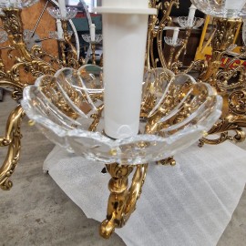 Grand lustre en cristal sur mesure, de diamètre 152 cm, en laiton moulé OR