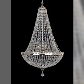 Détail d'une lampe à strass argenté et à 9 ampoules