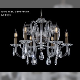 Lustre design à 6 ou 8 branches, composé de verre sablé et de cristaux en forme d'amandes ornés de découpes géométriques