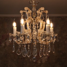 The small 5 flames Maria Theresa chandelier with bobeches with the same hand cut