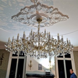 Installation of Maria Theresa chandeliers in a luxury family home (size series 40, 24, 12, 1, bulbs)