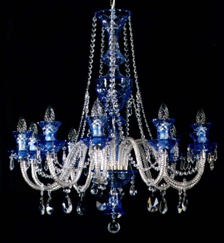 Lustre à 10 bras en cristal bleu gravé