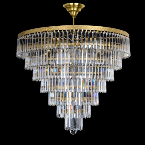 Lustre conique en métal pour mettre en valeur le centre de la pièce