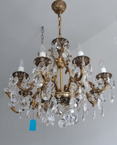 Lustre à 8 bras en métal moulé avec garnitures en cristal