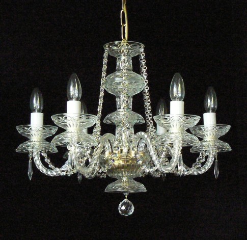 Lustre à 6 bras en cristal avec gouttes de cristal taillé