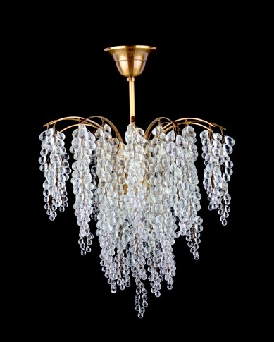 Vue générale du lustre avec des raisins en verre tressés à la main