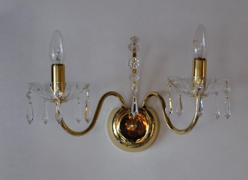 Applique à 2 bras en cristal tubulaire de laiton avec gouttes en cristal taillé