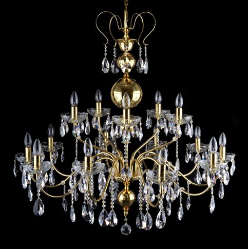 Lustre en cristal doré à 15 bras, composé de pièces en laiton pressées manuellement