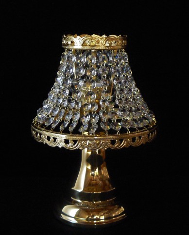 Lampe de table dorée faite de petites pierres de cristal