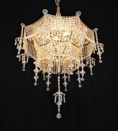 Luxurious Strass chandeliers & wall lights in Asian style