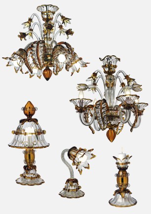 Collection de lustres de Murano en verre transparent rehaussés de verre ambré profilé